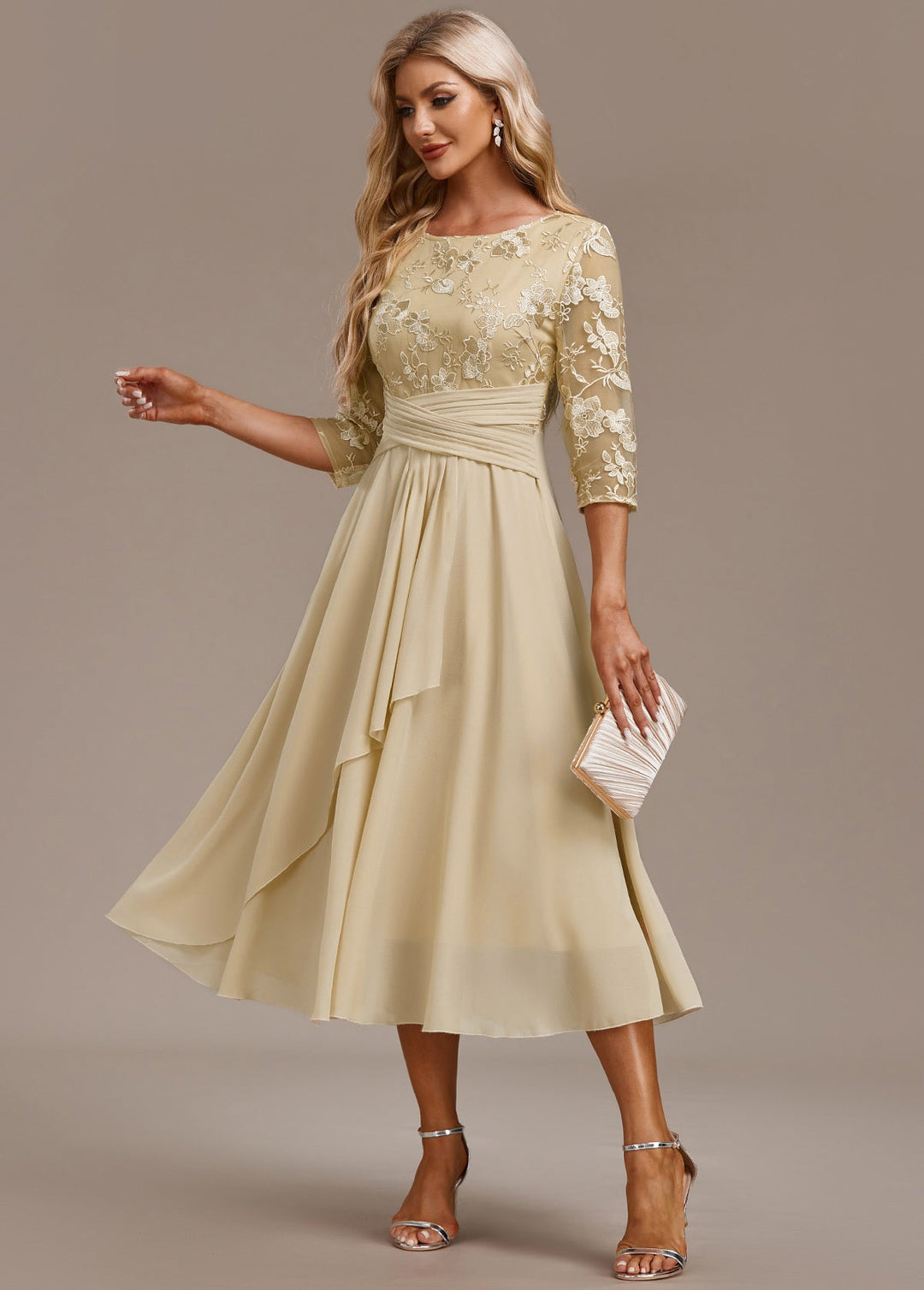 Kvinders Kjole | Broderet Rund Hals Midi