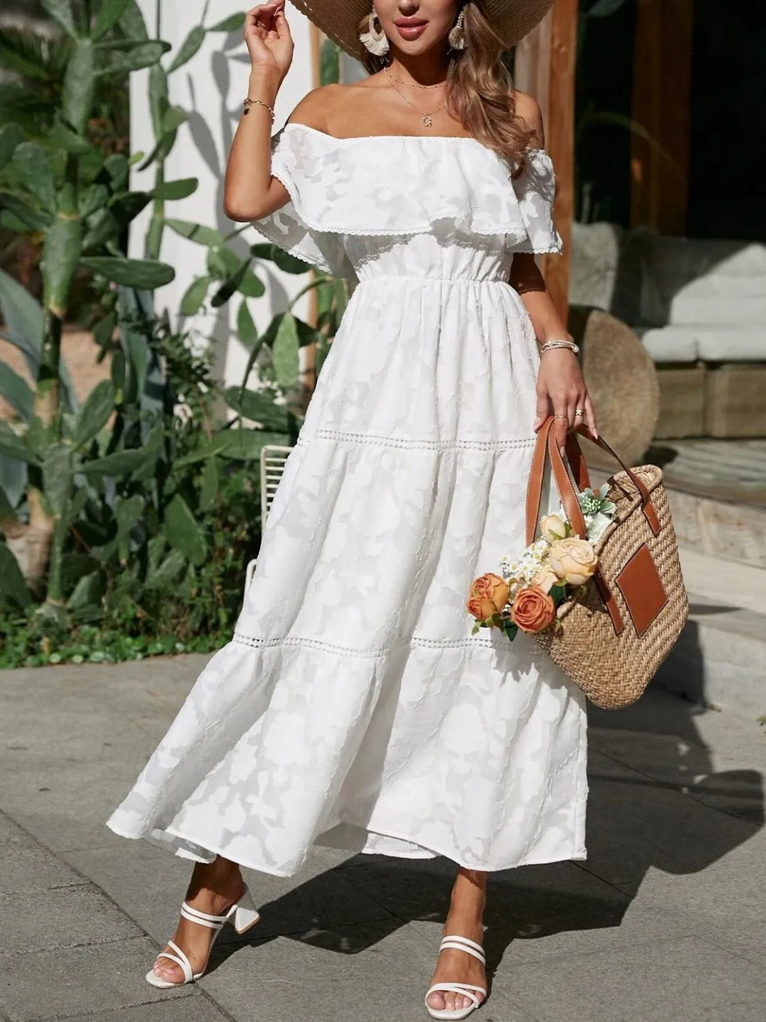 Kvindernes Bryllupsgæst Midi Kjole | Off-Shoulder Lagdelt